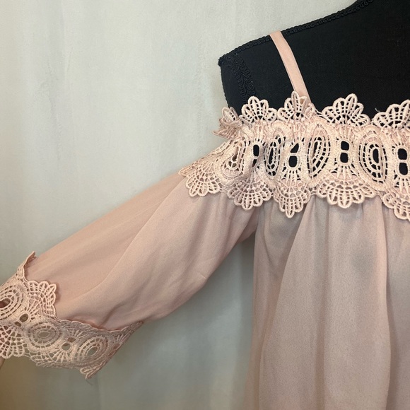 Blush Cold Shoulder Top - Picture 2 of 6